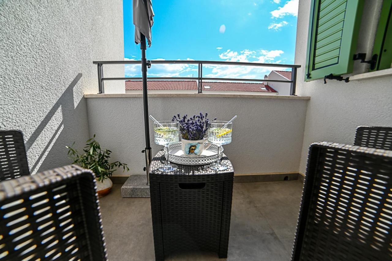 Apartment Perlitto Cres Exterior photo